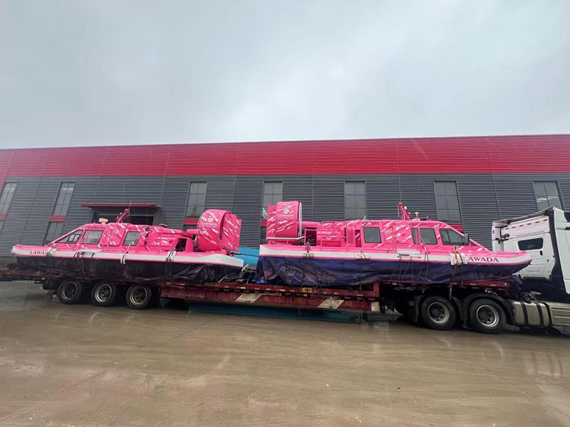 Лоурада эки көп функционалдык hovercranfts жеткирип, сахналык аймактын тажрыйбасын жана эксплуатациялык натыйжалуулугун жогорулатат.