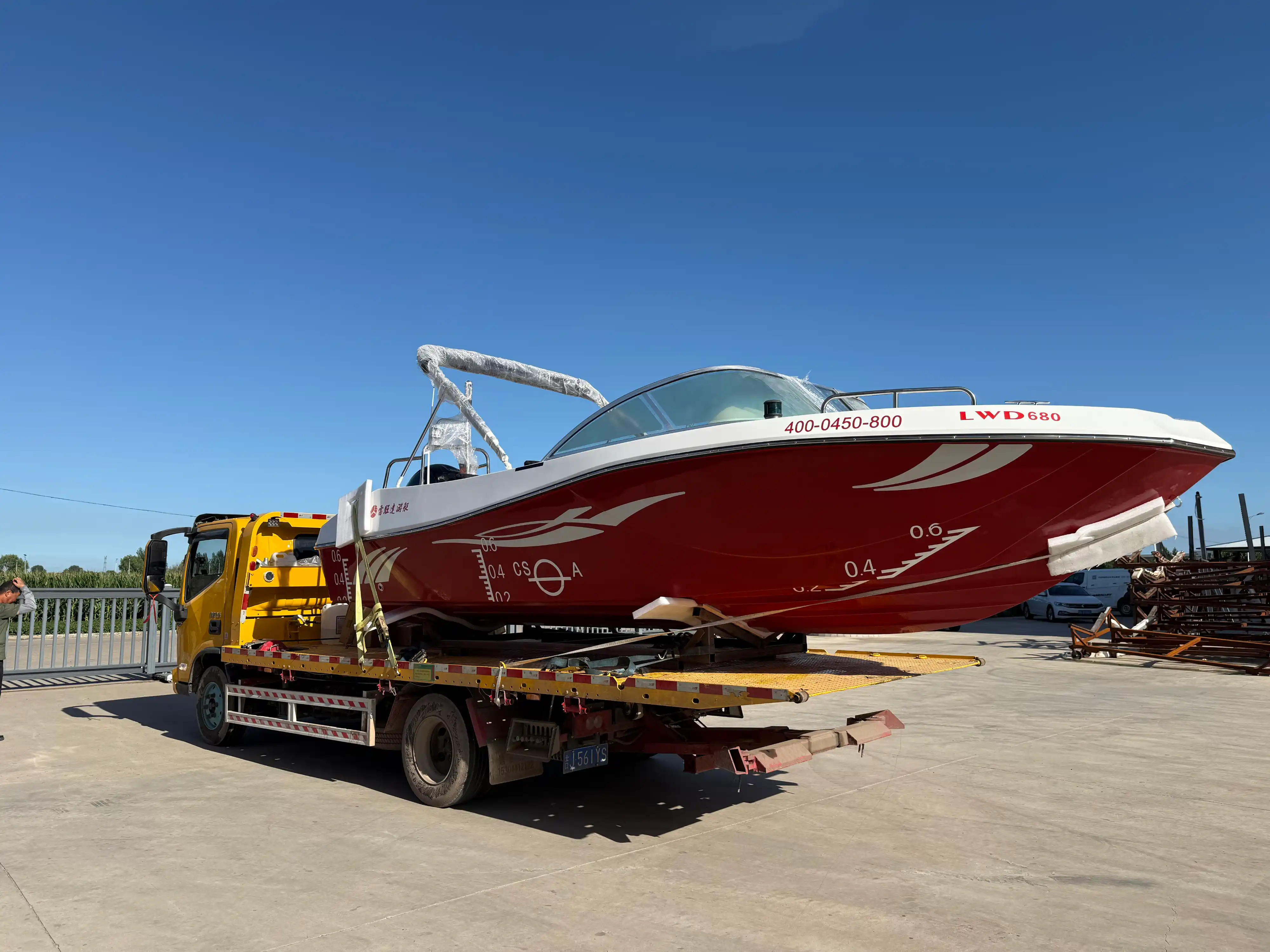 Жөнөтүлгөн: LAWADA® 680 Жогорку натыйжалуу ылдамдыктагы кайык